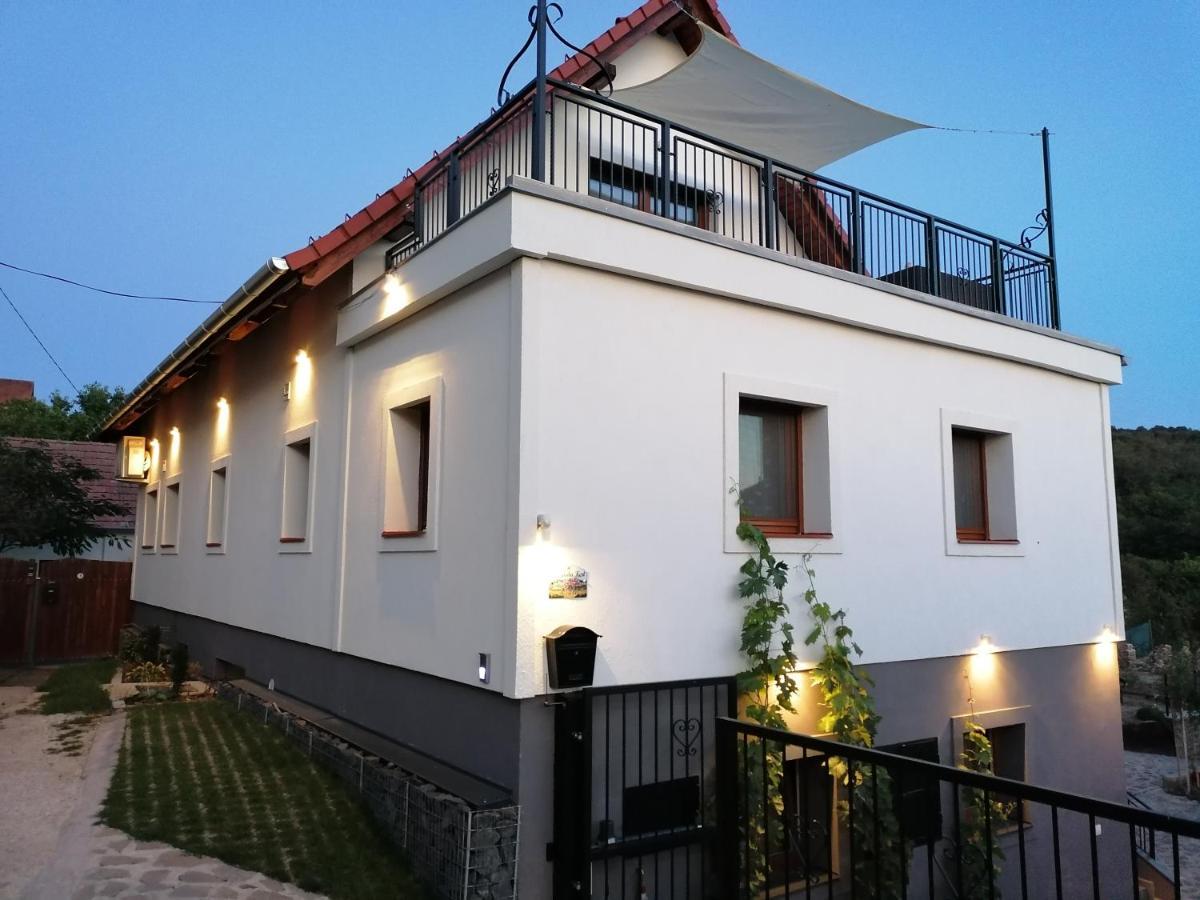 Szigligeti Mandula Kert Vendeghaz Apartment Exterior foto