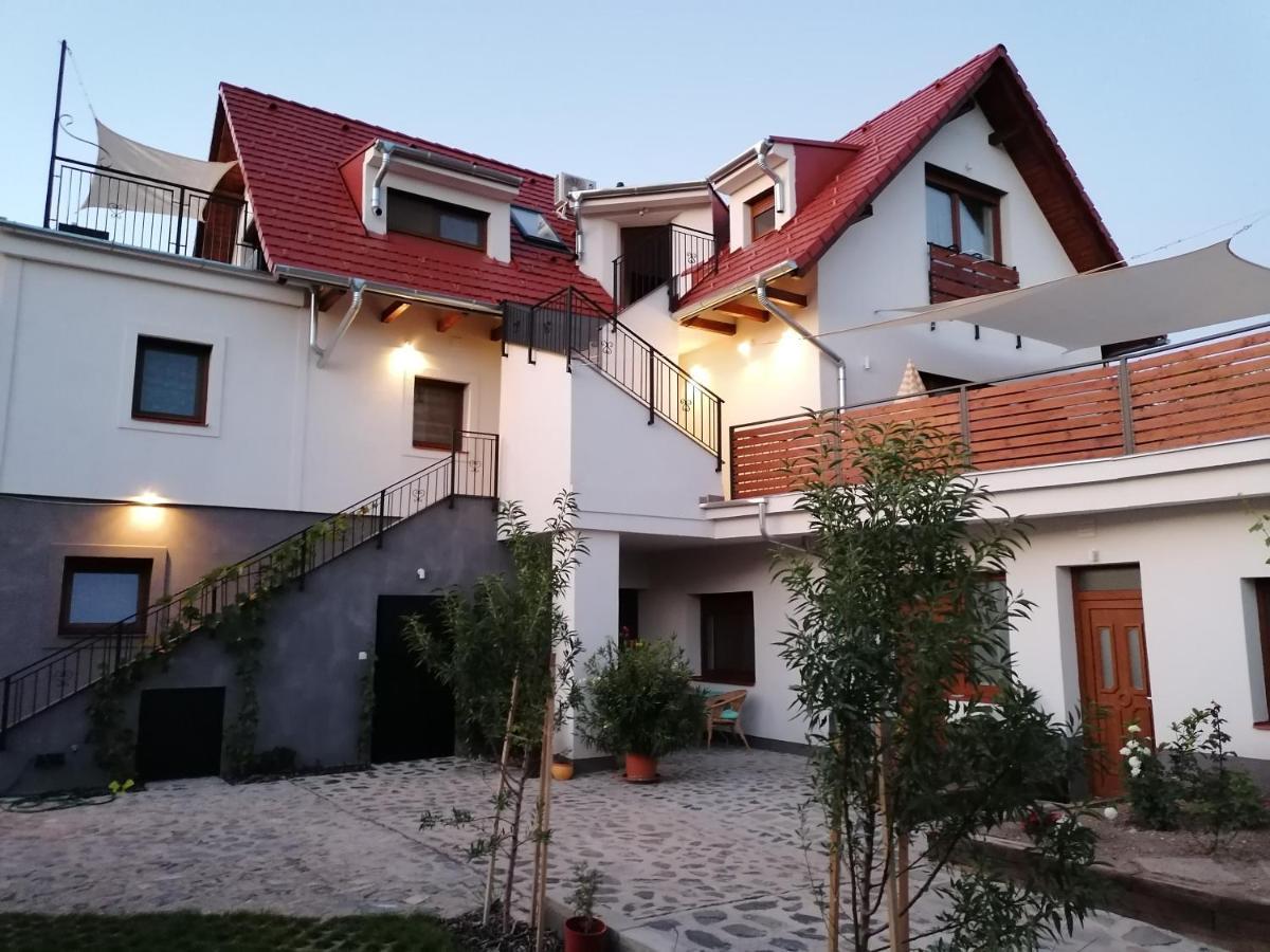 Szigligeti Mandula Kert Vendeghaz Apartment Exterior foto
